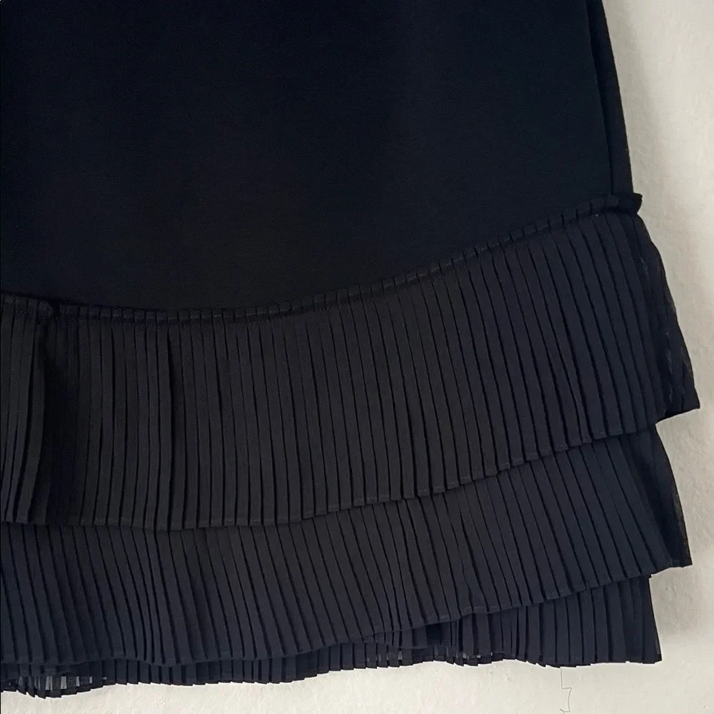 NWT ANN TAYLOR Black Pleated Ruffle Layered Skirt Black in Size 2
